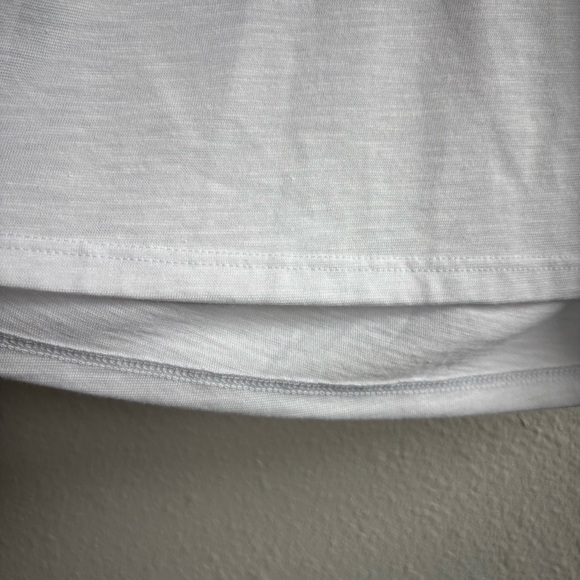 NWT Theory Dayne Atmos Light White Classic V-Neck Short Sleeve Tee Shirt Size M - Picture 6 of 8